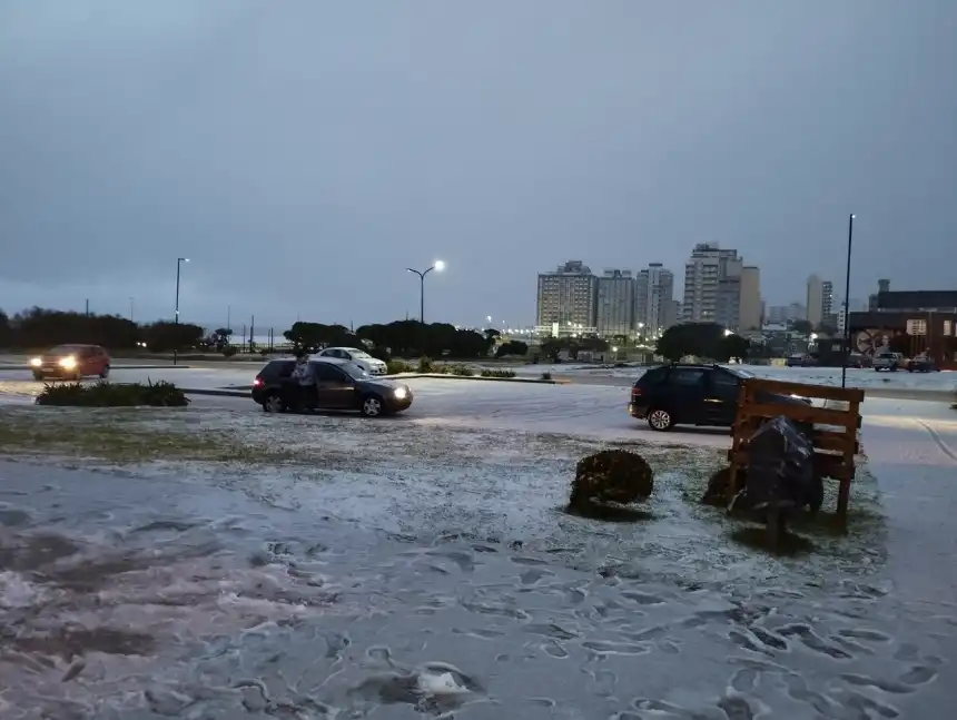 Noticias de Miramar. Nieve en Miramar y Otamendi Noticias de Miramar. Nieve en Miramar y Otamendi