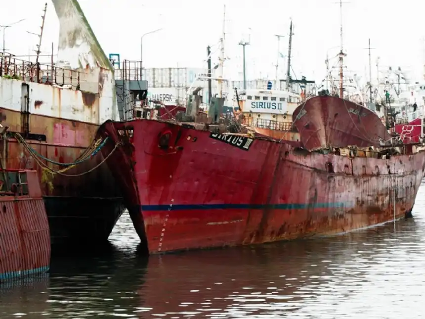 Noticias de Mar del Plata. Nuevo desguace para recuperación y reordenamiento del espacio operativo del puerto Noticias de Mar del Plata. Nuevo desguace para recuperación y reordenamiento del espacio operativo del puerto