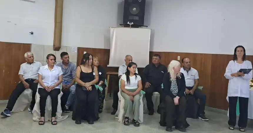 Noticias de Loberia. Once trabajadores municipales egresaron en Lobería