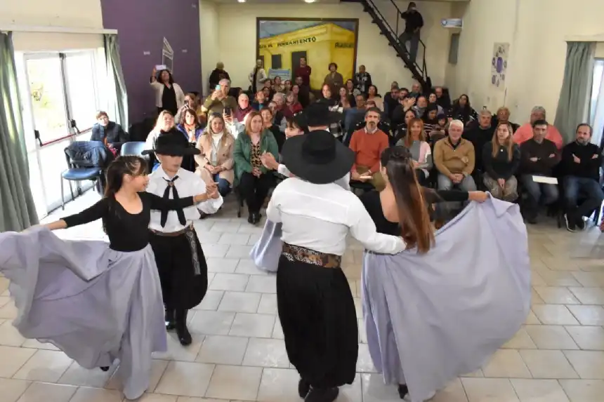 Noticias de Miramar. Otamendi celebró 114 años con cultura, tradición y comunidad Noticias de Miramar. Otamendi celebró 114 años con cultura, tradición y comunidad