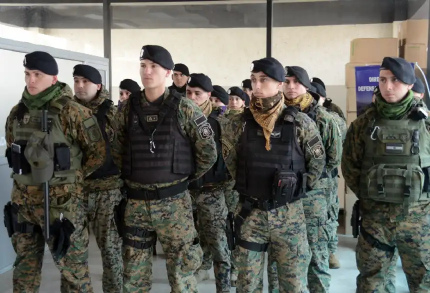 Noticias de Tandil. Provincia envió a Tandil un equipo especial de policía para reforzar la seguridad Noticias de Tandil. Provincia envió a Tandil un equipo especial de policía para reforzar la seguridad