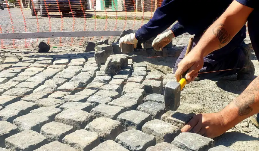 Noticias de Tandil. Retoman las obras de reparación de la calzada sobre avenida Colón