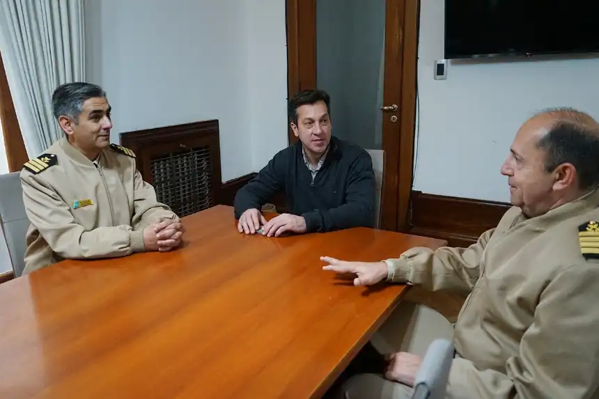 Noticias de Necochea. Rojas recibió a autoridades de Prefectura Naval Argentina Noticias de Necochea. Rojas recibió a autoridades de Prefectura Naval Argentina