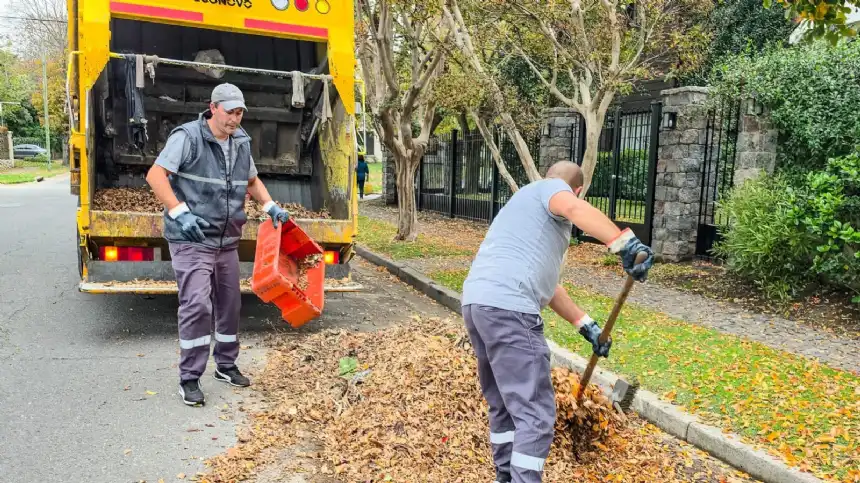 Noticias de Mar del Plata. Se refuerza la limpieza urbana durante el otoño Noticias de Mar del Plata. Se refuerza la limpieza urbana durante el otoño