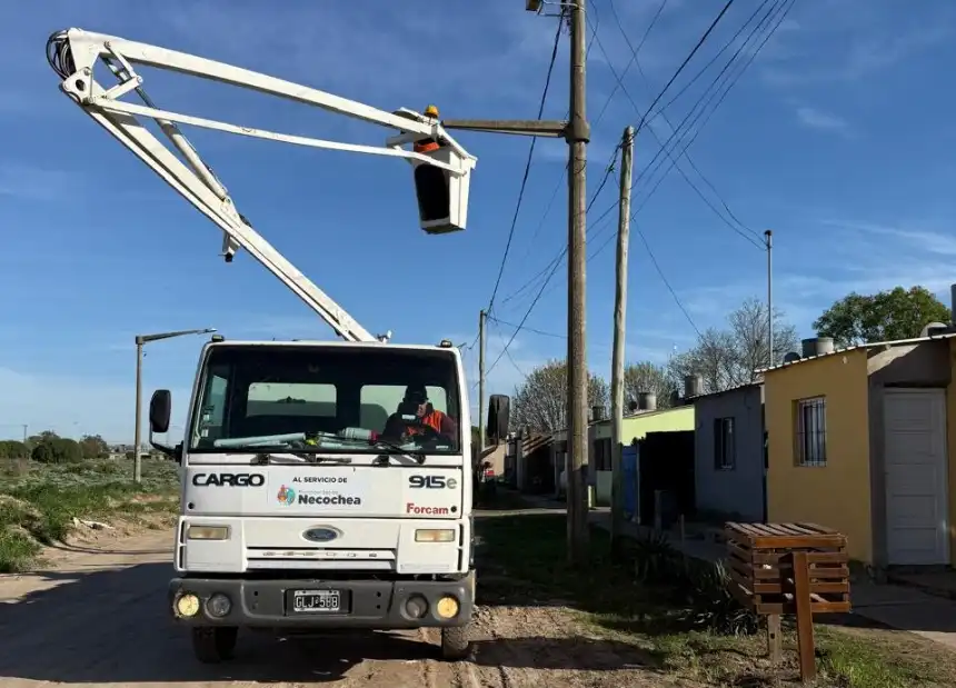 Noticias de Necochea. Sigue el plan de recambio de luminarias en Quequén