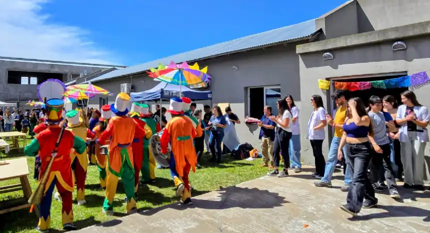 Noticias de Tandil. Tandil celebró una muestra que unió arte, salud y comunidad Noticias de Tandil. Tandil celebró una muestra que unió arte, salud y comunidad
