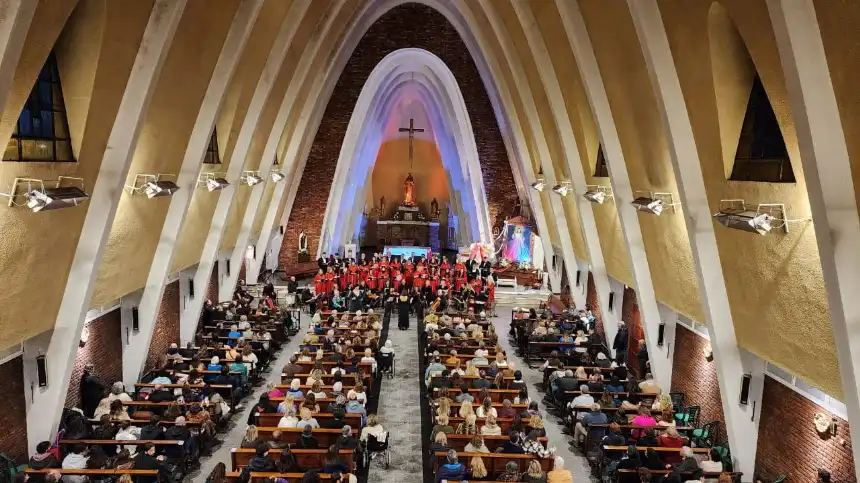 Noticias de Tandil. Una iglesia colmada disfrutó del concierto a beneficio de los hospitales Noticias de Tandil. Una iglesia colmada disfrutó del concierto a beneficio de los hospitales