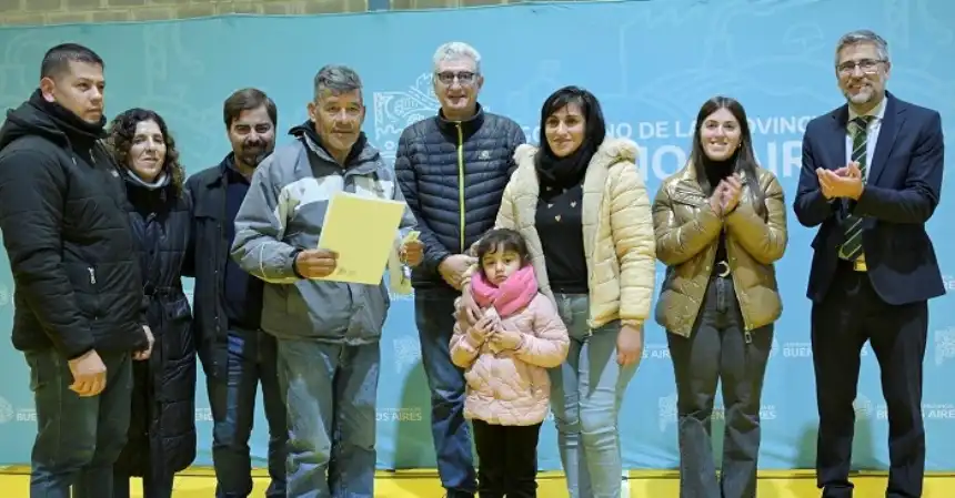 Noticias de Villa Gesell. Villa Gesell entregaron viviendas y escrituras gratuitas a más de 100 familias Noticias de Villa Gesell. Villa Gesell entregaron viviendas y escrituras gratuitas a más de 100 familias