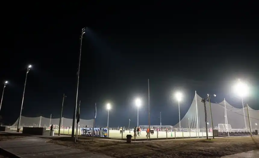 Noticias de Villa Gesell. Villa Gesell mejoró su cancha de hockey con gas natural e iluminación LED Noticias de Villa Gesell. Villa Gesell mejoró su cancha de hockey con gas natural e iluminación LED