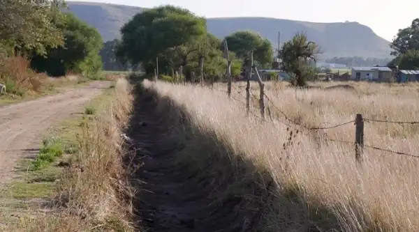 Balcarce. Avanza la reconstrucción y limpieza de canales en la Cuenca Este