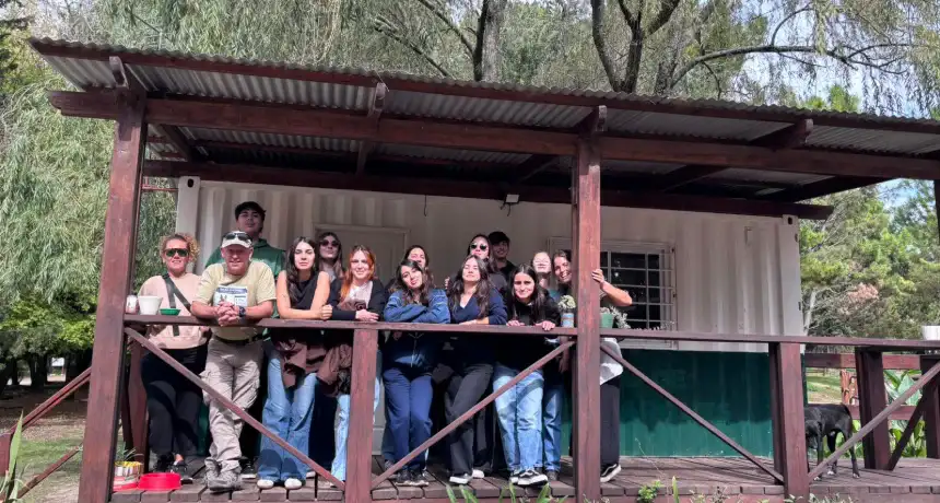 Noticias de Miramar. Estudiantes participaron de visita guiada en vivero Miramar Noticias de Miramar. Estudiantes participaron de visita guiada en vivero Miramar