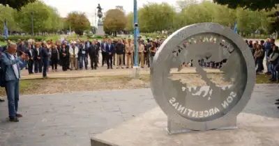 Necochea. Inauguran monumento a Malvinas en Plaza Dardo Rocha