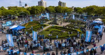 Necochea. Intercambio de figuritas y fiesta mundialista en Necochea