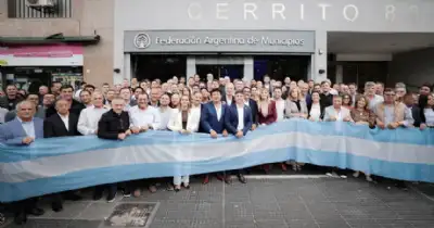 Regionales. Kicillof lidera reclamo junto a intendentes por fondos y obras