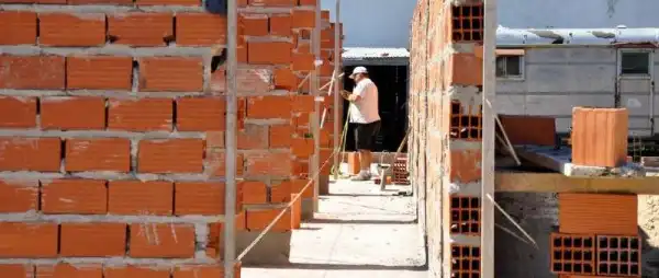 Más de $8.500 millones de inversión en obras para escuelas
