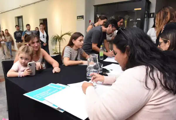 Tandil. Más de 120 familias recibieron boletos de compraventa del plan Familia Propietaria