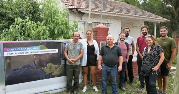 Mar Chiquita. Mejoras en conexiones eléctricas para viviendas de Santa Clara