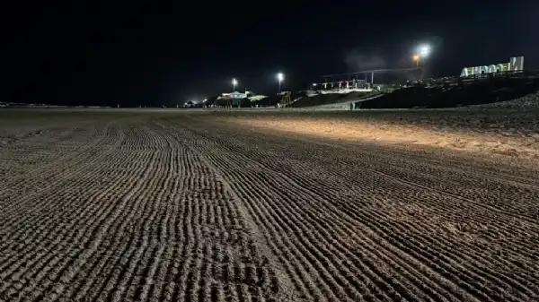 Necochea. Necochea refuerza la limpieza de playas con operativo diario