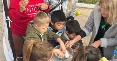 Balcarce. Niños aprendieron cocina saludable en plaza Libertad