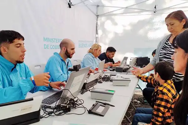 Villa Gesell. Nuevo operativo de documentos en Villa Gesell