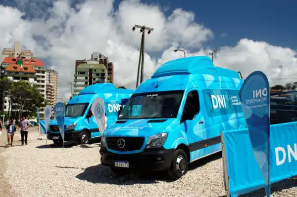 Villa Gesell. Operativos de documentos para residentes y turistas