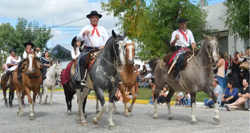 Noticias de Loberia. San Manuel celebró su aniversario con gran fiesta Noticias de Loberia. San Manuel celebró su aniversario con gran fiesta
