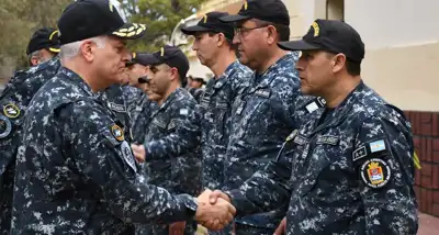 Almirante Romay recorre bases navales de Puerto Belgrano y Mar del Plata