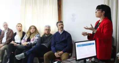 Autoridades de salud de la región VIII se reúnen para enfrentar la presión en hospitales