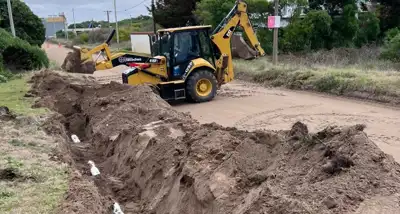 Avanzan obras de cloacas en Quequén y Necochea