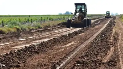 Agro y Negocios - CONINAGRO rechaza desvío de fondos de caminos rurales a obras hídricas