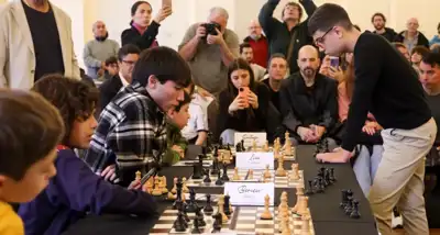 El Gran Maestro Faustino Oro protagonizó la segunda jornada de ajedrez en Mar del Plata