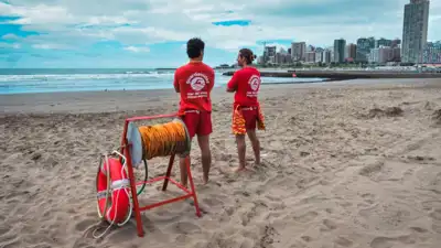 Guardavidas: informan los horarios del operativo de playas para la temporada 2026/2027