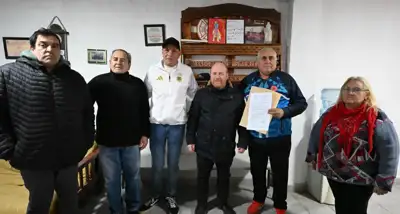 Intendente entrega ordenanza para escritura definitiva del cuartel de bomberos en Santa Clara