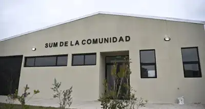 Jornada en La Caleta aborda el uso problemático de pantallas digitales en jóvenes