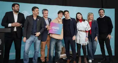 Kicillof entregó escrituras y una ambulancia en Lobería