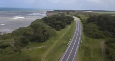 Kicillof promulgó la ley que crea el corredor turístico Camino del Mar