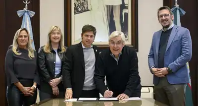 Kicillof y Cuattromo firman convenios para leasing de $16.200 millones en 18 municipios