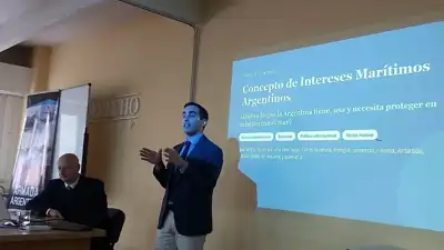 La Facultad de la Armada capacita a docentes de Mar del Plata sobre intereses marítimos