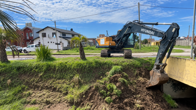 Mar Chiquita arranca obras de mantenimiento de arroyos para prevenir inundaciones