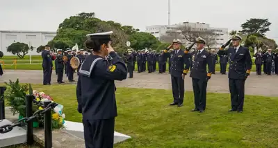 Marina de Brasil rinde homenaje a los 44 tripulantes del ARA San Juan en Mar del Plata