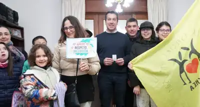 Rojas recibió a alumnos y docentes de la Escuela 501 en el Día de la Educación Especial